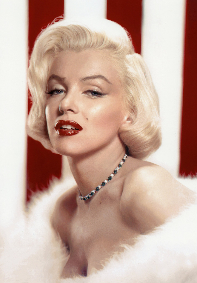 Vẻ đẹp quyến rũ của đại minh tinh một thời Marilyn Monroe