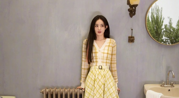 Triệu Lệ Dĩnh: Đại sứ thương hiệu 'phá giá' sản phẩm nhất Dior