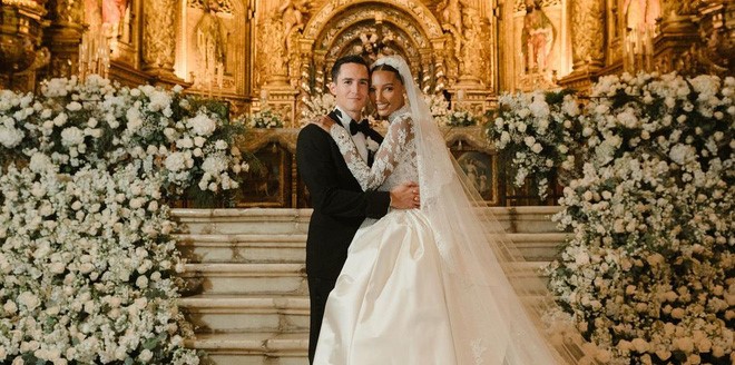 Cựu thiên thần Victoria's Secret diện váy dài 4m, xinh như công chúa trong ngày cưới