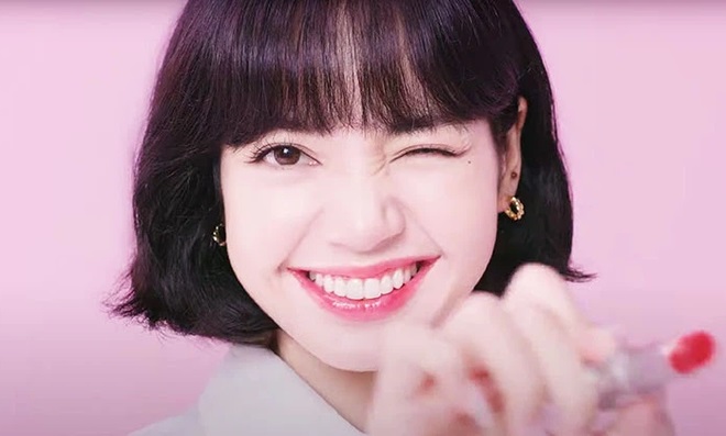 Những idol Hàn Quốc luôn luôn sở hữu một hàn răng trắng đều vô cùng xinh đẹp