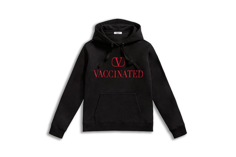 Hãng Valentino ra mắt áo hoodies để gây quỹ hỗ trợ quỹ vaccine Covid-19 