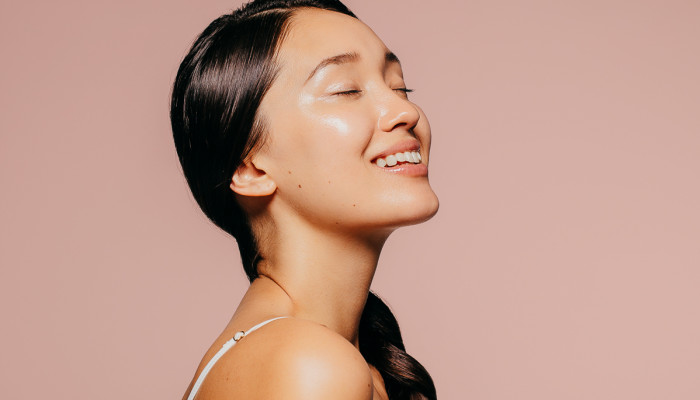 Đây là lý do khiến bạn dù bôi kem dưỡng ẩm đầy đủ nhưng da vẫn bong tróc 