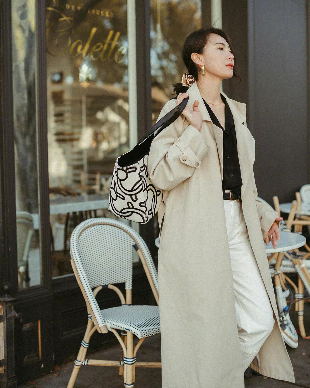 Chị em công sở không thể bỏ qua những chiếc trench coat