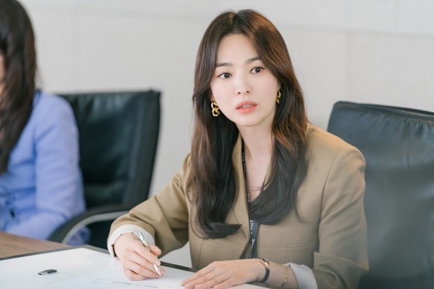 Song Hye Kyo diện đồ hiệu trăm triệu trong "Now we're break up"