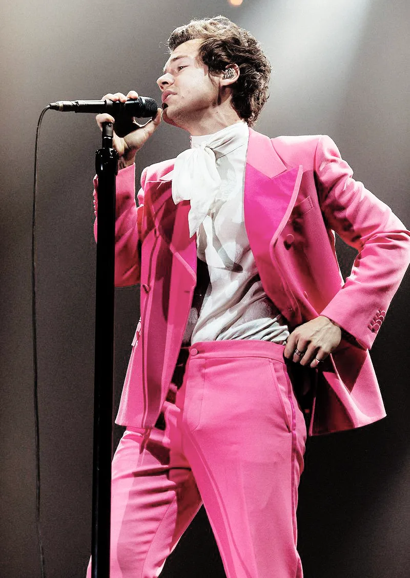 Hành trình thời trang của Harry Styles: Từ chàng trai nhà bên đến biểu tượng thời trang LGBTQ+ - Ảnh 1