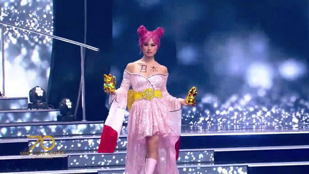 Miss Universe Nhật Bản mặc trang phục của người chết lên sân khấu  