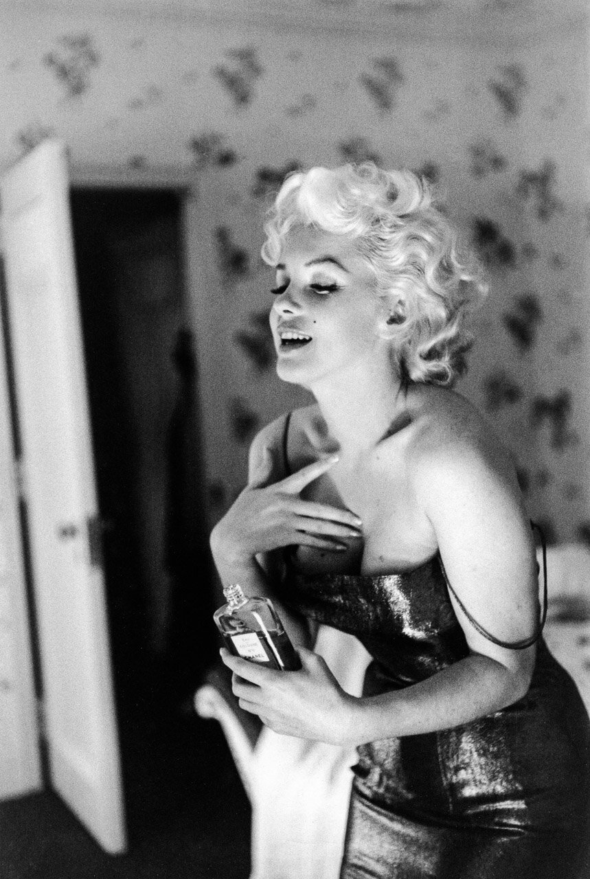 Marilyn Monroe luôn xịt một chút nước hoa khi đi ngủ.