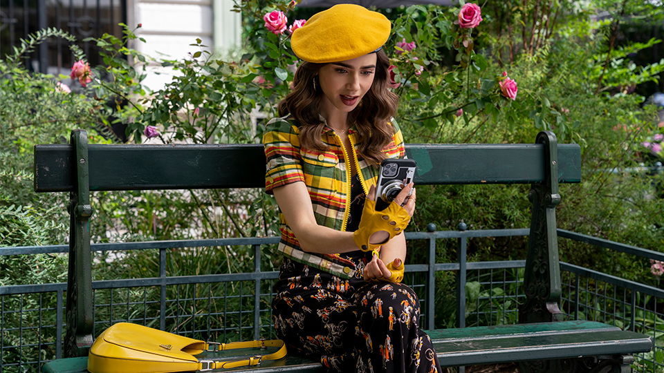 Bạn đã sở hữu cho mình một đôi găng tay - món phụ kiện thời trang của năm 2022 chưa?