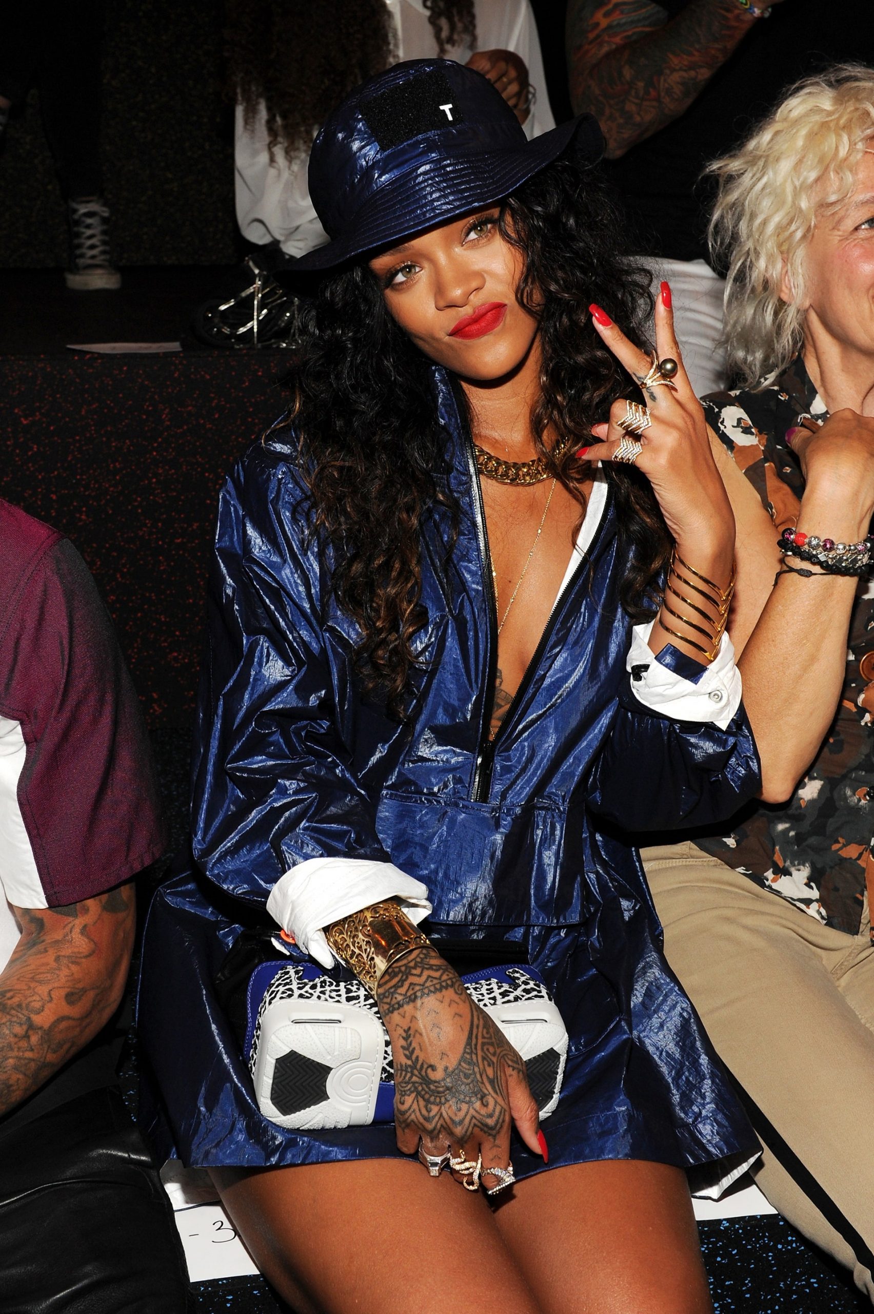 Hành trình 'thời trang hàng ghế đầu' của 'mẹ bỉm' Rihanna  - Ảnh 12