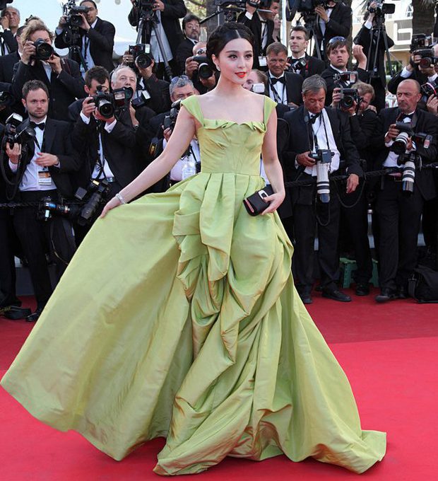 Phạm Băng Băng và những khoảnh khắc mặc xấu hiếm hoi tại LHP Cannes - Ảnh 3