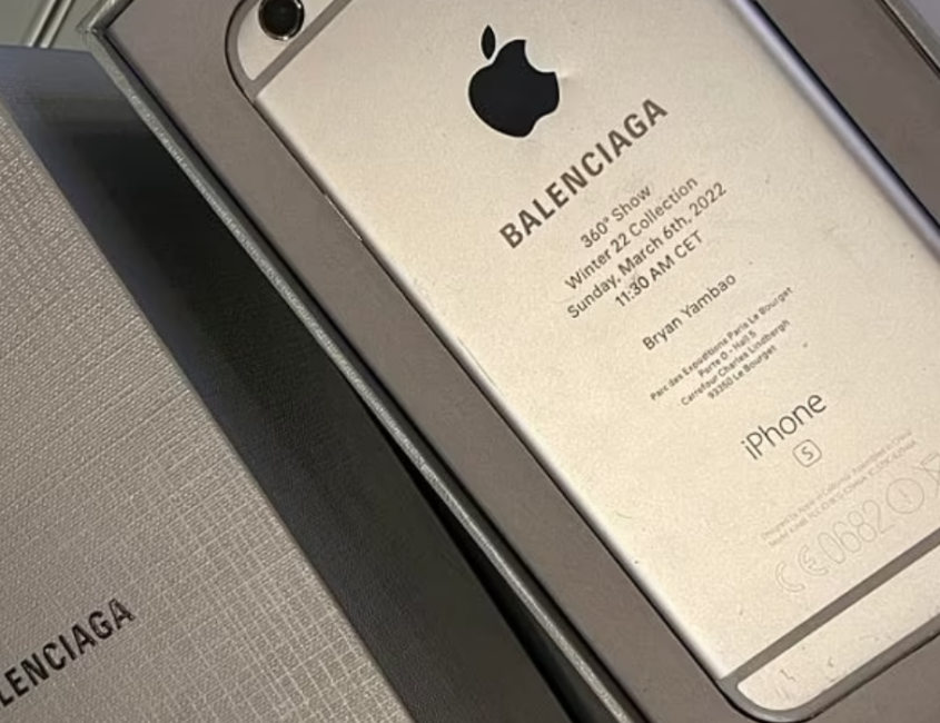 Những tấm thiệp mời thời trang 