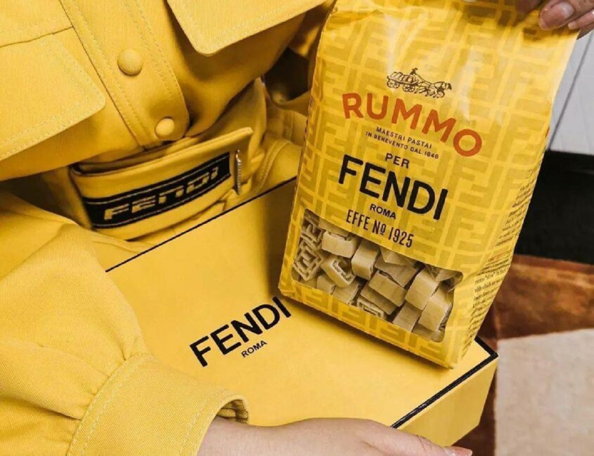 Những tấm thiệp mời thời trang 