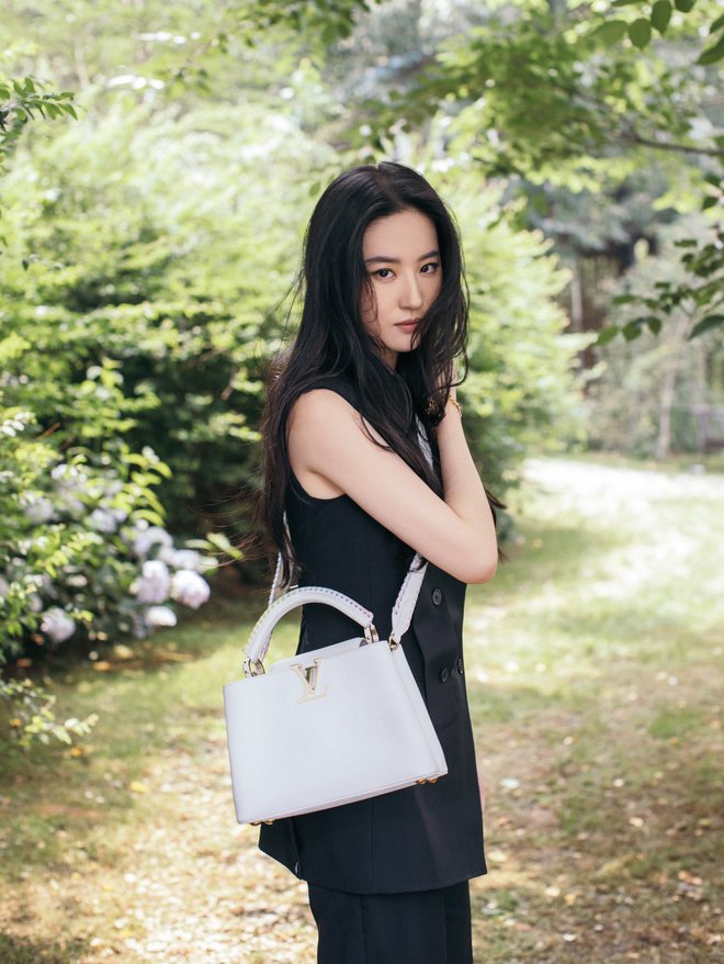 Sướng như ekip sao, suốt ngày được tặng đồ hiệu  - Ảnh 12