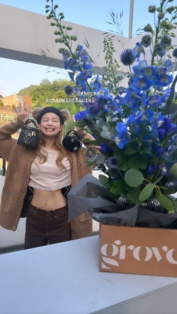 Jennie tung ảnh họa báo chưa chỉnh sửa: Chanel sống là đây!  - Ảnh 10
