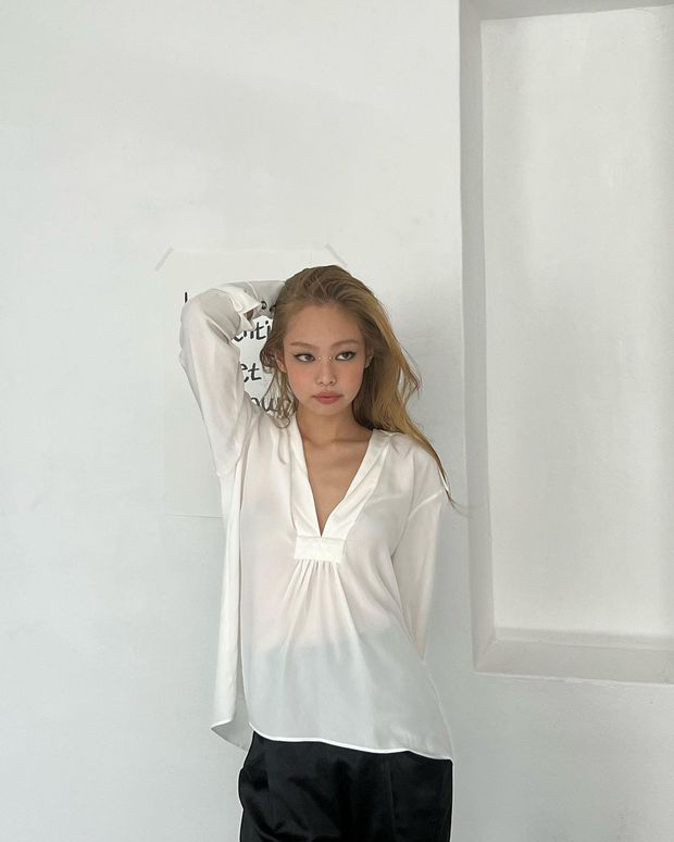 Jennie tung ảnh họa báo chưa chỉnh sửa: Chanel sống là đây!  - Ảnh 8