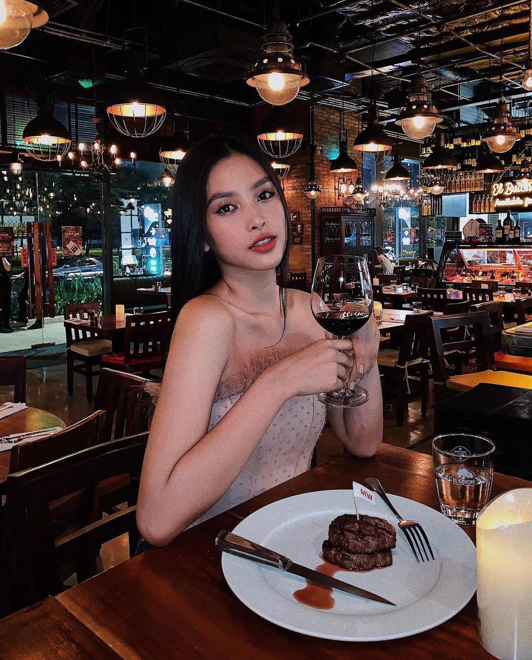 Vòng 1 của hoa hậu Tiểu Vy đã thay đổi như thế nào kể từ khi đăng quang?  - Ảnh 6