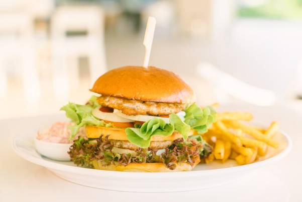 Đây là 5 thực phẩm đẩy nhanh quá trình lão hóa da  - Ảnh 2