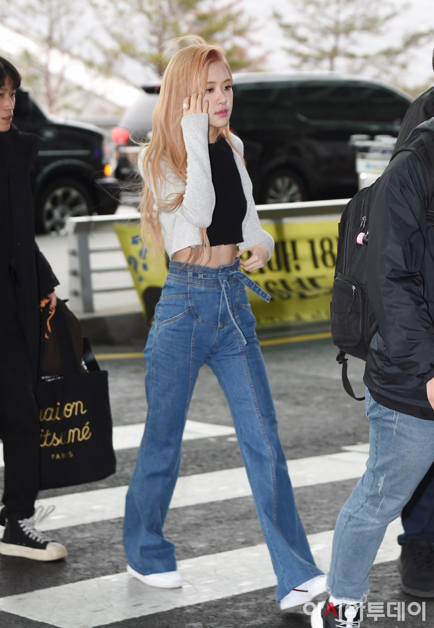 Phong cách thời trang Rosé chất chơi nhờ vào 5 cách phối đồ này  - Ảnh 5