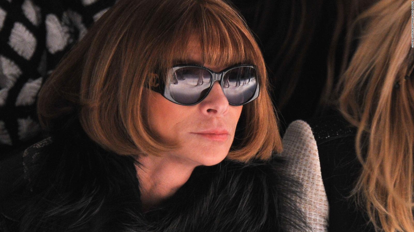 Anna Wintour: Đằng sau mái tóc bob và cặp kính mắt đen!   - Ảnh 1