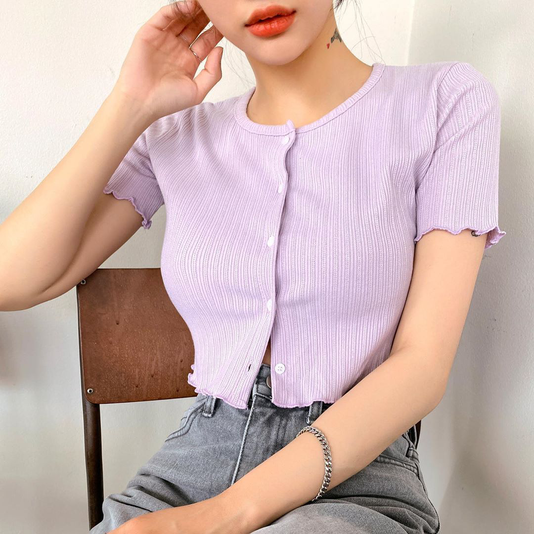 4 kiểu áo mùa thu đã lỗi mốt, chị em đừng diện!- Ảnh 1