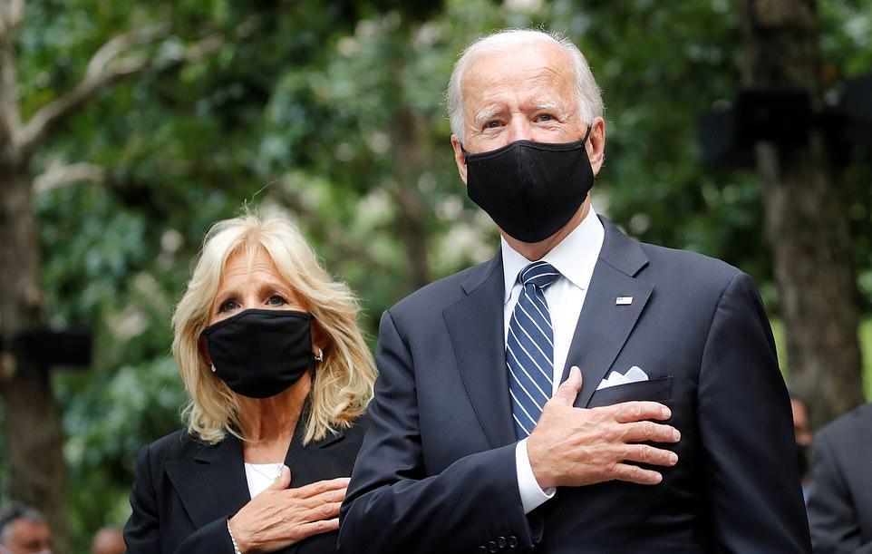 Ông Joe Biden và vợ tại lễ tưởng niệm sự kiện 11/9.