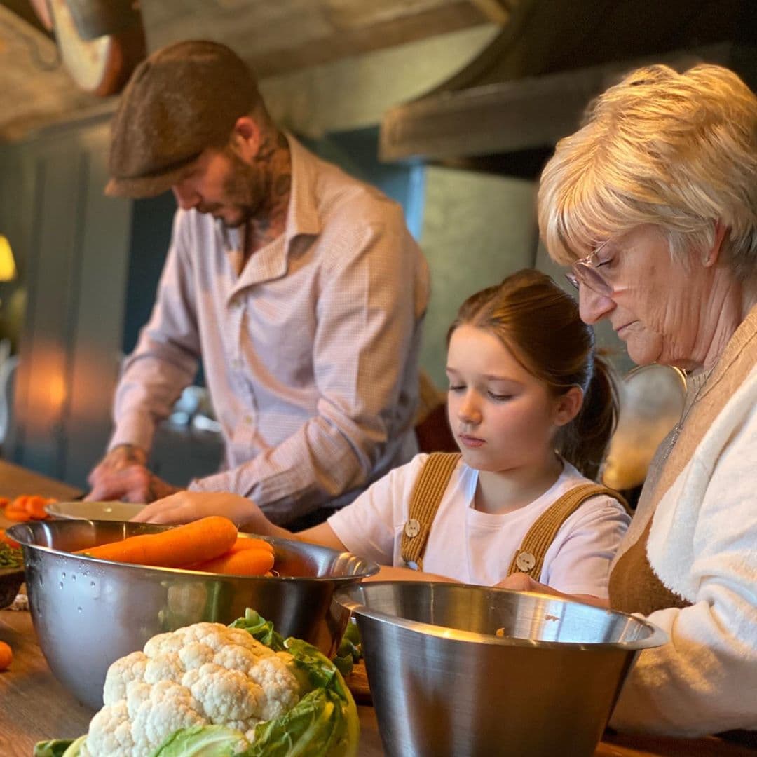 Harper thường xuyên vào bếp để chuẩn bị món ăn cùng các thành viên trong gia đình.