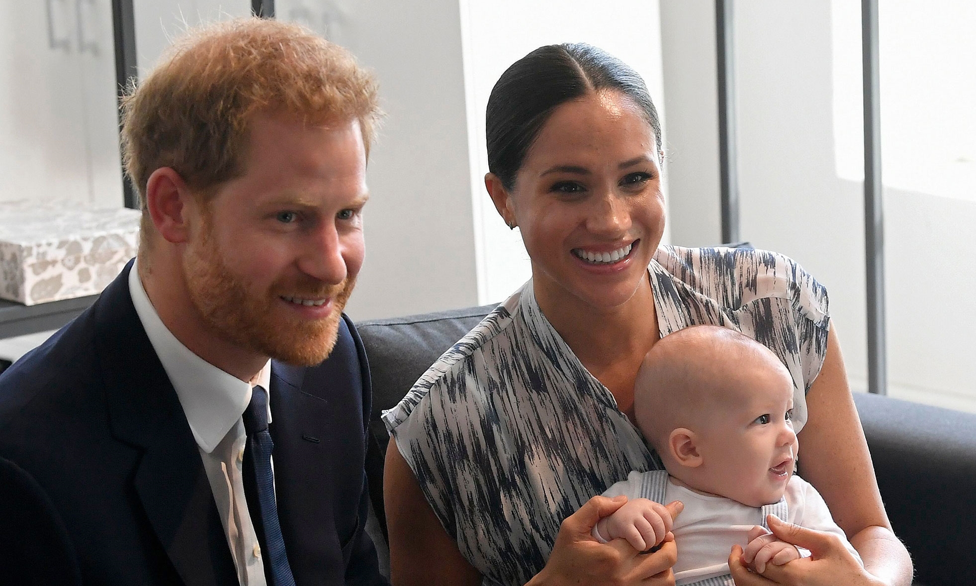 Nhà sử học Robert Lacey: Meghan và Harry đang tự cho mình là nạn nhân