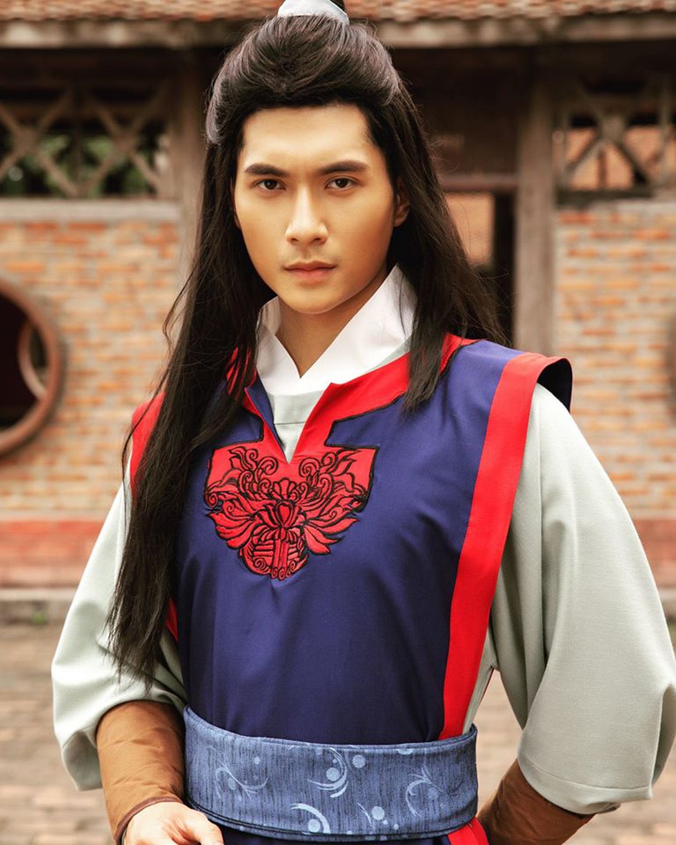 Lâm Bảo Châu từng đóng vai vệ sĩ trong MV 'Anh ơi ở lại' của Chi Pu.