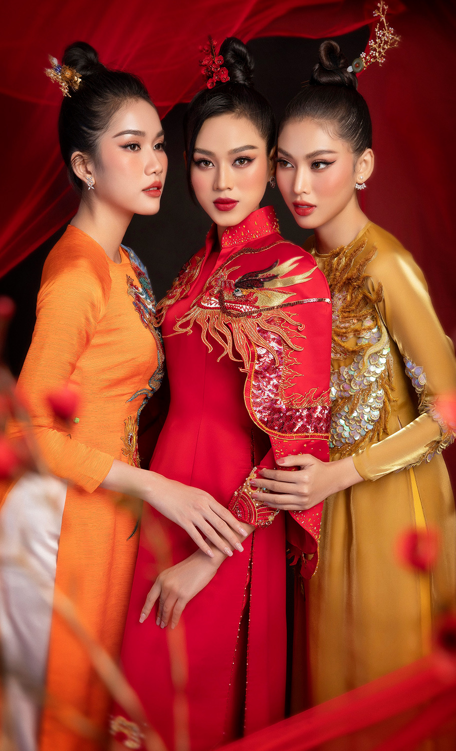 Top 3 Hoa hậu Việt Nam 2020 mới đây đã tung ra bộ ảnh áo dài đón Tết 2021