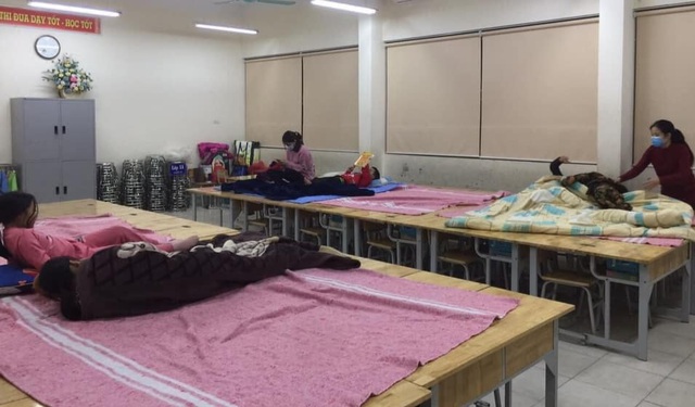 Bên trong khu cách ly trường tiểu học Xuân Phương