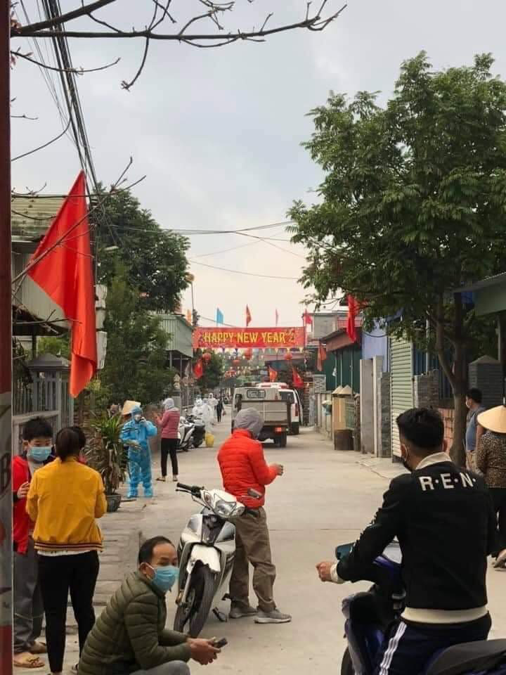 Toàn bộ xã Hoàng Động, huyện Thủy Nguyên đã bị phong tỏa. Ảnh: Dân Việt