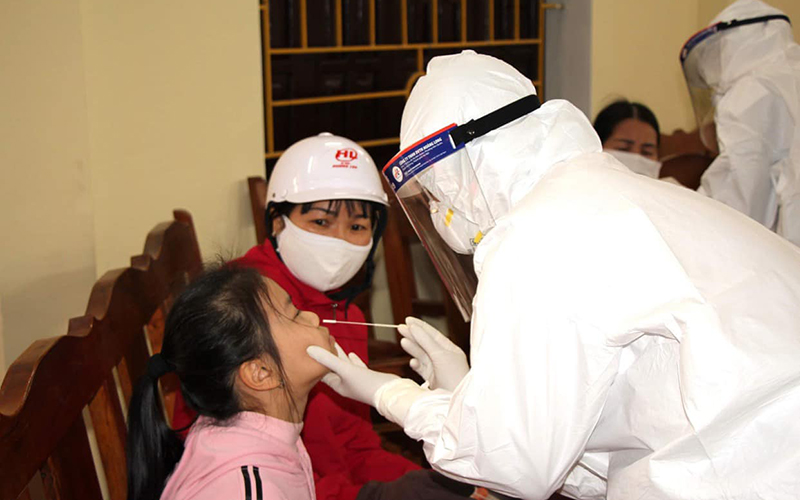 Hiện Hải Dương đang phong tỏa tạm thời 400 hộ dân vì ca dương tính với virus SARS-CoV-2 là nhân viên y tế