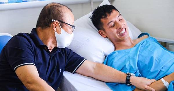 Cách hành xử của thầy Park với chấn thương của Hùng Dũng được báo Hàn ca ngợi