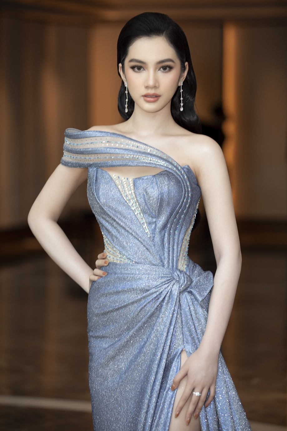 Cẩm Đan xuất hiện lộng lẫy tại họp báo khởi động Miss World Vietnam 2019.