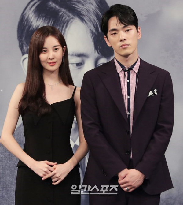 Gold Medalist cho biết việc bỏ vai là do Kim Jung Hyun hoàn toàn quyết định, không liên quan đến Seo Ye Ji