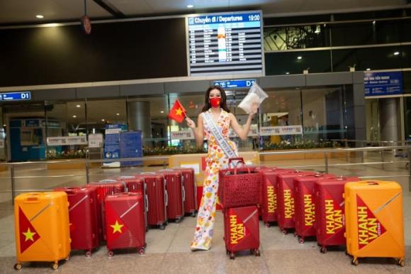 Khánh Vân gây 'choáng' khi mang 15 kg hành lý sang Mỹ