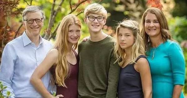 Con gái lớn của Bill Gates nói gì khi bố mẹ thông báo ly hôn?