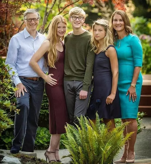 Gia đình của vị tỷ phú 65 tuổi