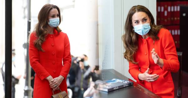 Trái ngược với Meghan bị chỉ trích, Công nương Kate thành công vang dội với cuốn sách đầu tay