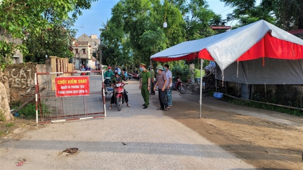 Chốt kiểm soát dịch Covid-19 xã Mão Điền, Thuận Thành, Bắc Ninh.