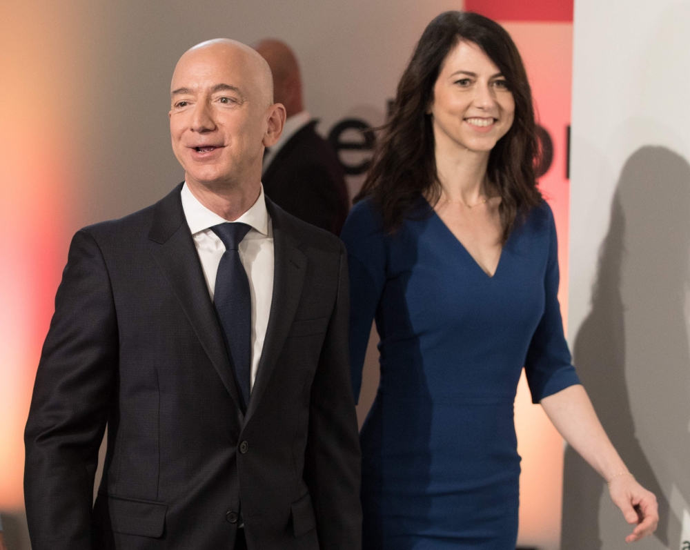 Tỷ phú Jeff Bezos và vợ cũ đã có vụ ly hôn gây 'chấn động' vào năm 2019