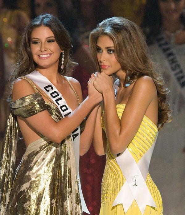 Màn đăng quang của Hoa hậu Venezuela tại Miss Universe 2008