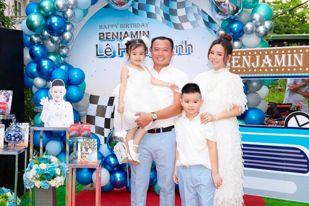 Gia đình ca sĩ Vy Oanh chuẩn bị chào đón thành viên thứ 5