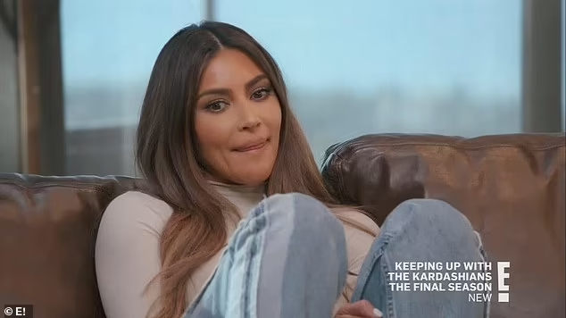 Kim Kardashian luôn bày tỏ sự buồn bã, âu sầu trong suốt chuyến đi nghỉ dưỡng
