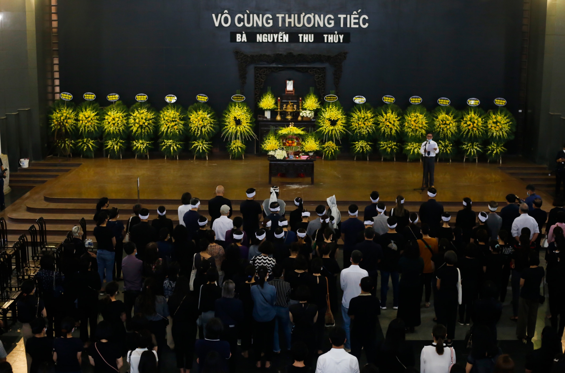 Toàn cảnh đám tang của Hoa hậu Thu Thủy được diễn ra vào 8/6 vừa qua