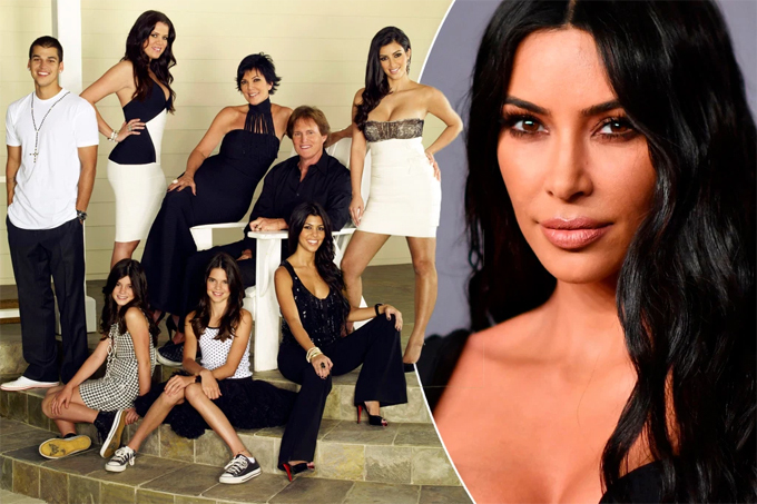 Kim Kardashian và những thành viên trong gia đình khi bắt đầu phát sóng 'Keeping up with the Kardashians' vào năm 2007