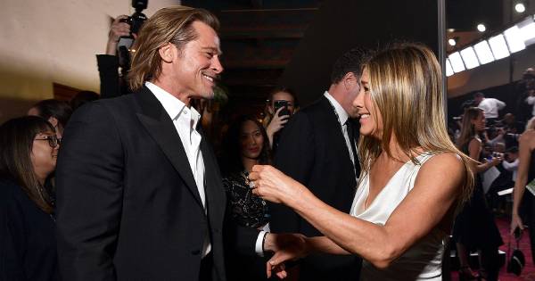Tập thoại qua Zoom, Jennifer Aniston gọi Brad Pitt là