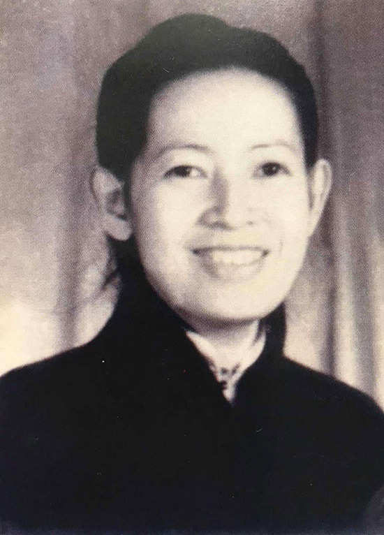 Hình ảnh bà nội của Hà Kiều Anh thời trẻ