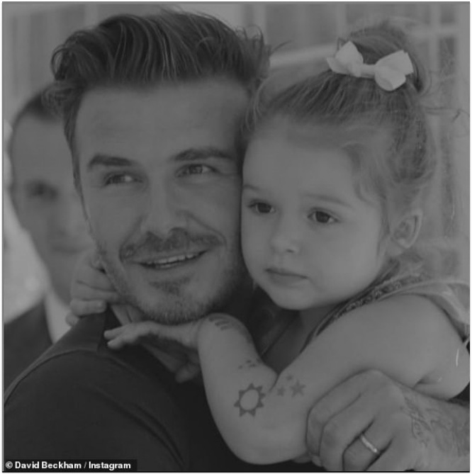 David Beckham đăng tải hình ảnh tình cảm ôm con gái lên trang cá nhân