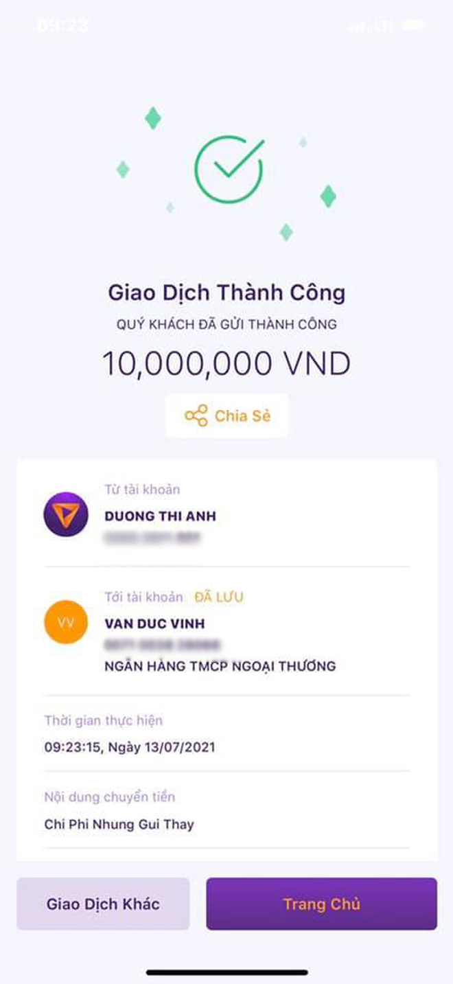 Theo đó, cô và Hồ Văn Cường chuyển 15 triệu đồng ủng hộ 1 tấn gạo cho người dân có hoàn cảnh khó khăn
